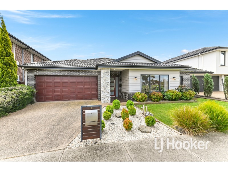 2 Riverbank Close, Clyde North VIC 3978