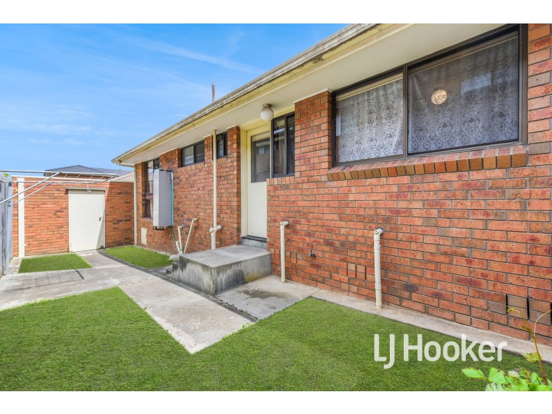 2/11 Close Avenue, Dandenong VIC 3175