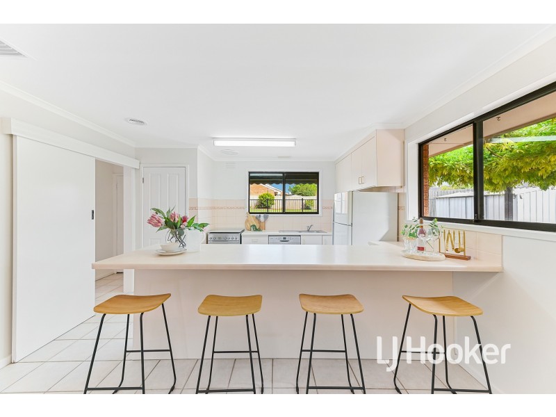 11 Alma Road, Hampton Park VIC 3976