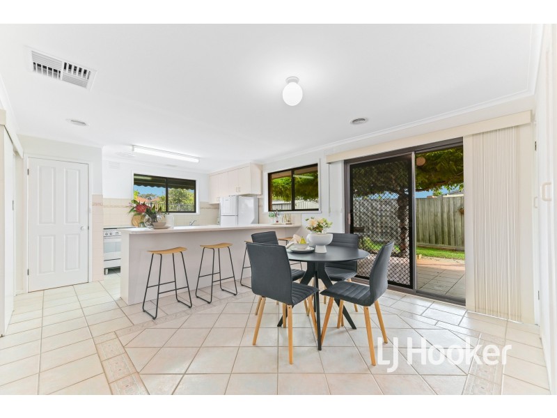11 Alma Road, Hampton Park VIC 3976
