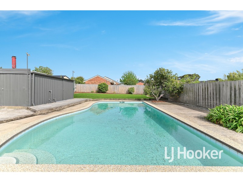 11 Alma Road, Hampton Park VIC 3976
