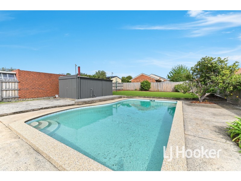11 Alma Road, Hampton Park VIC 3976