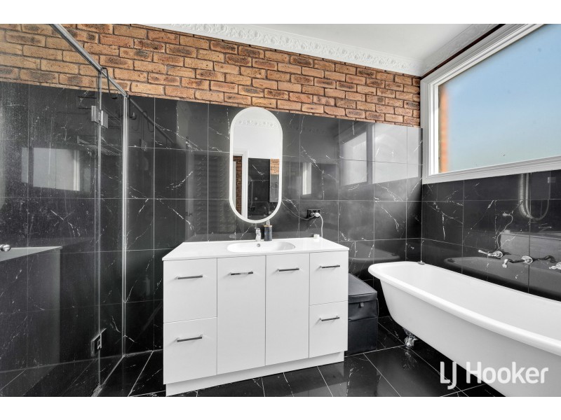 110 Marylyn Place, Cranbourne VIC 3977