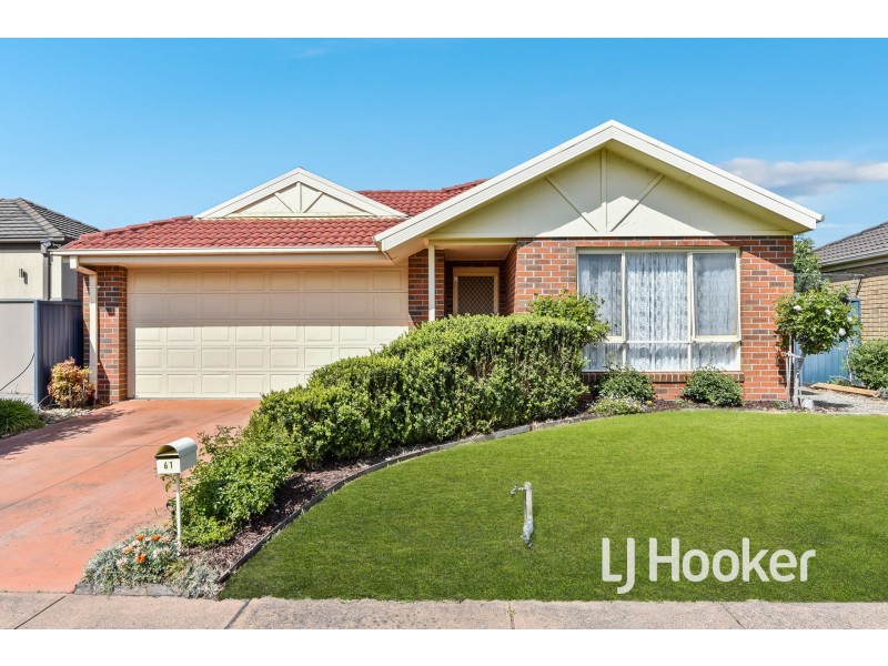 61 The Parkway, Pakenham VIC 3810