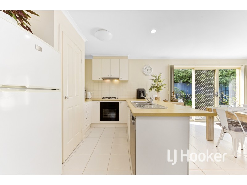 61 The Parkway, Pakenham VIC 3810