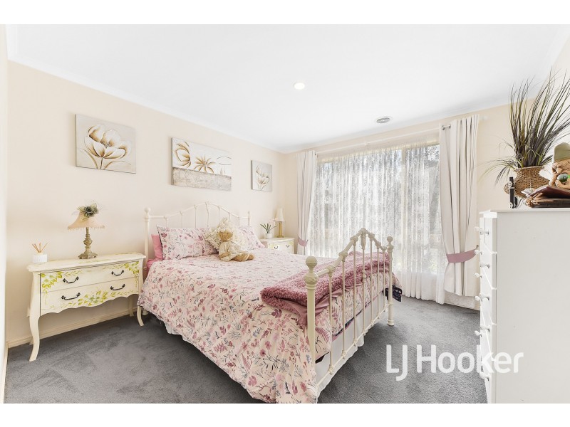 61 The Parkway, Pakenham VIC 3810