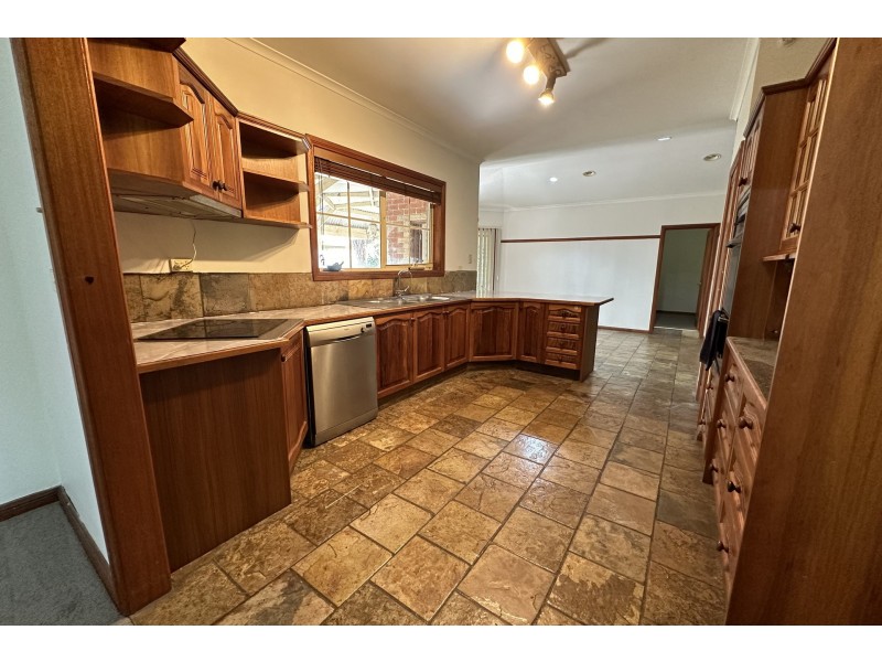 38 Collison Road, Cranbourne East VIC 3977