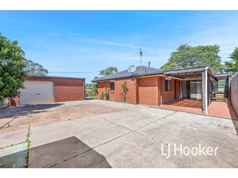 8 Ellindale Close, Hampton Park VIC 3976