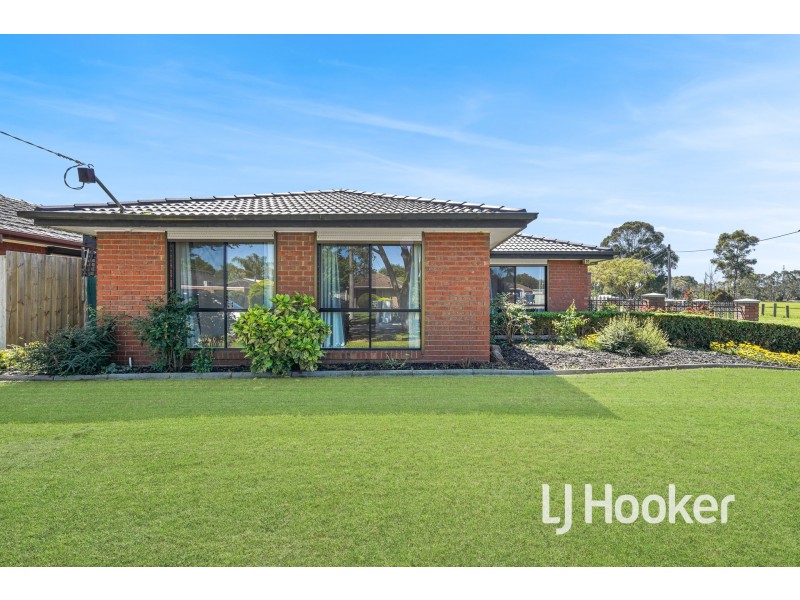 8 Ellindale Close, Hampton Park VIC 3976
