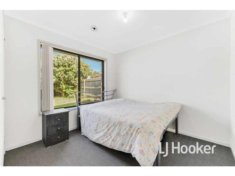 35 Ralph Crescent, Hampton Park VIC 3976