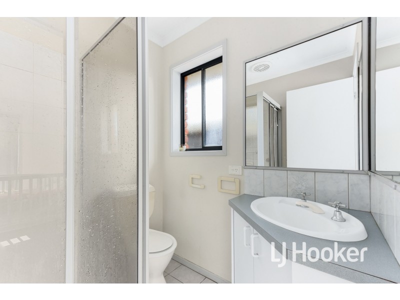 35 Ralph Crescent, Hampton Park VIC 3976