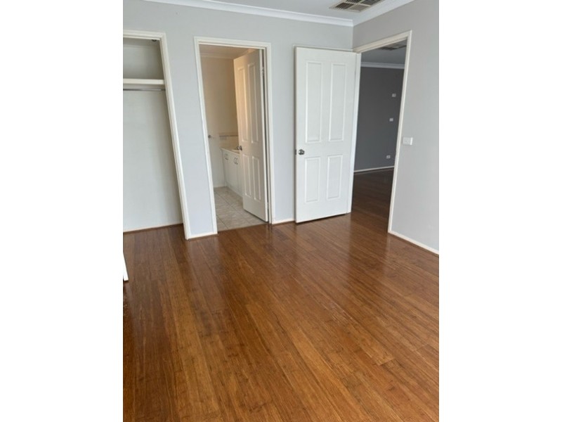 15A Staunton Walk, Cranbourne East VIC 3977