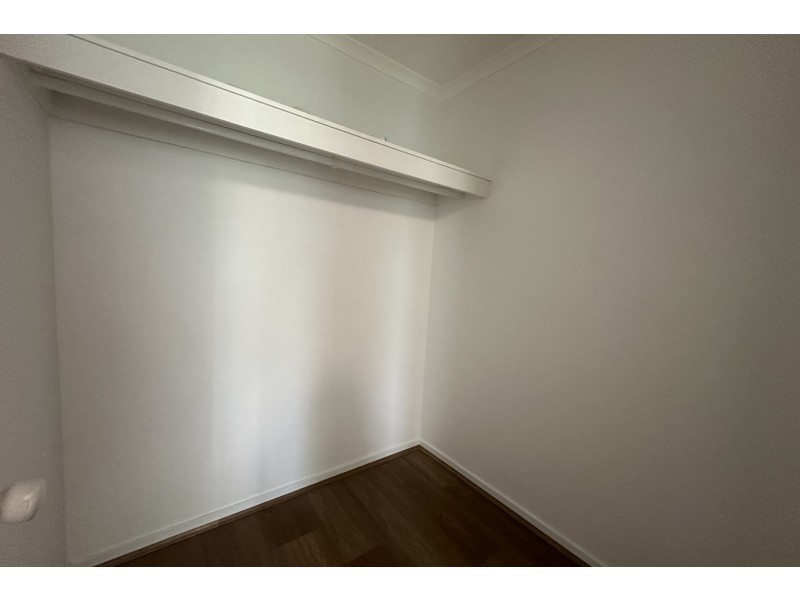 31 Hutchinson Drive, Lynbrook VIC 3975