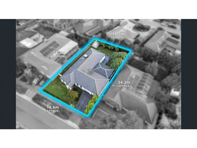 31 Hutchinson Drive, Lynbrook VIC 3975