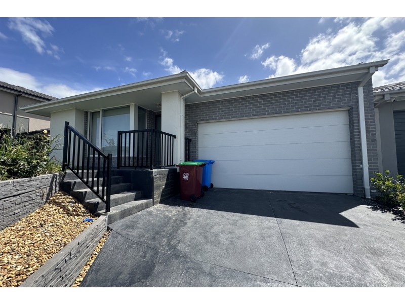 32 Vermillion Drive, Clyde VIC 3978