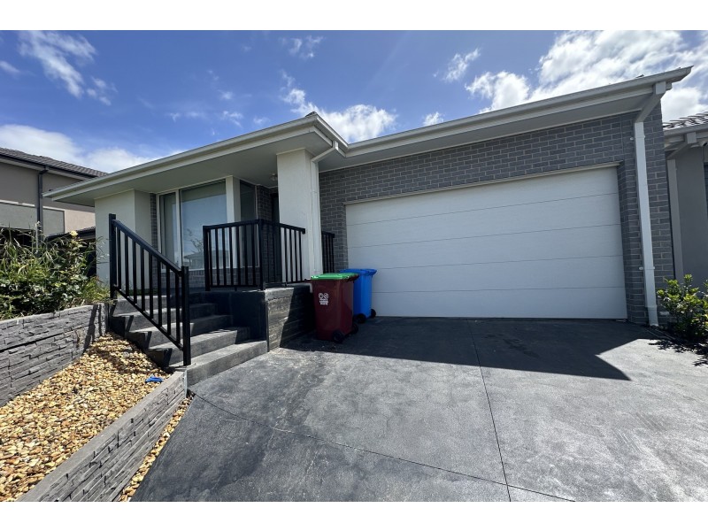 32 Vermillion Drive, Clyde VIC 3978