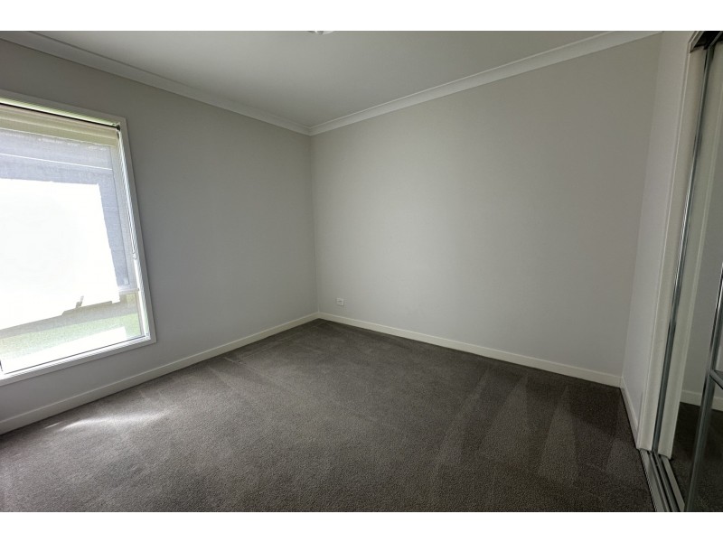 32 Vermillion Drive, Clyde VIC 3978