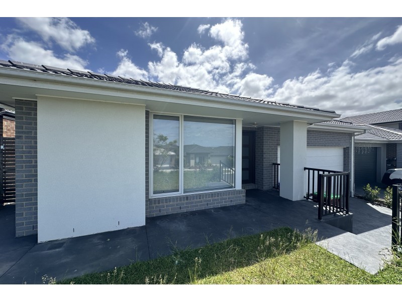 32 Vermillion Drive, Clyde VIC 3978