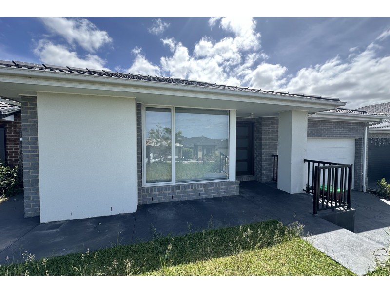32 Vermillion Drive, Clyde VIC 3978