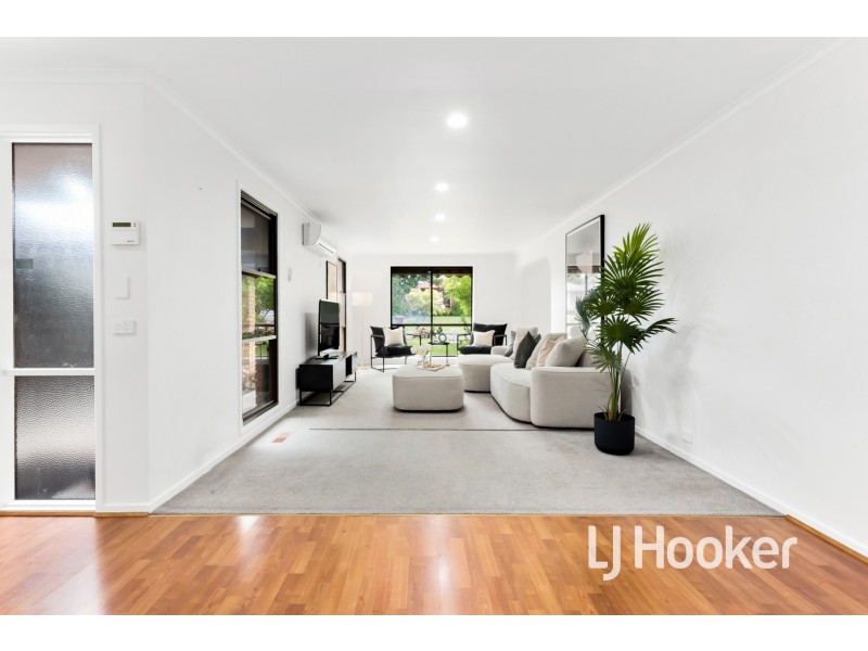 23 Escott Grove, Berwick VIC 3806