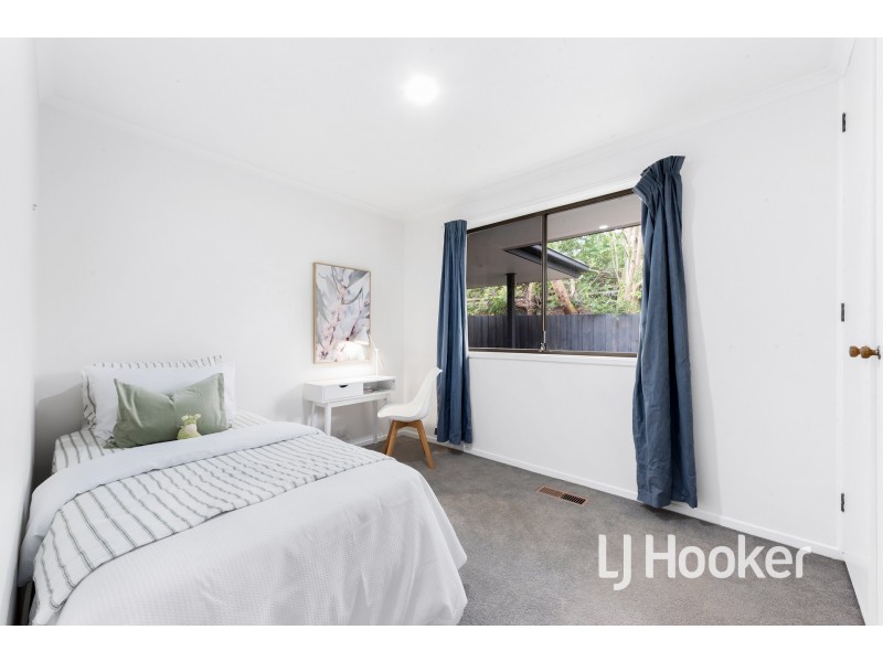 23 Escott Grove, Berwick VIC 3806
