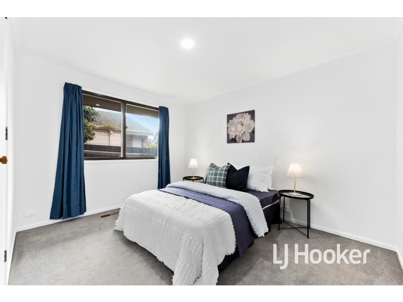 23 Escott Grove, Berwick VIC 3806