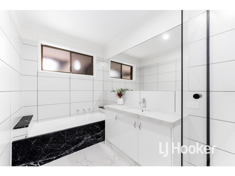 23 Escott Grove, Berwick VIC 3806