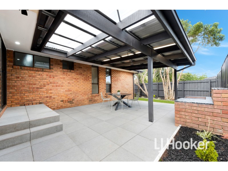 23 Escott Grove, Berwick VIC 3806