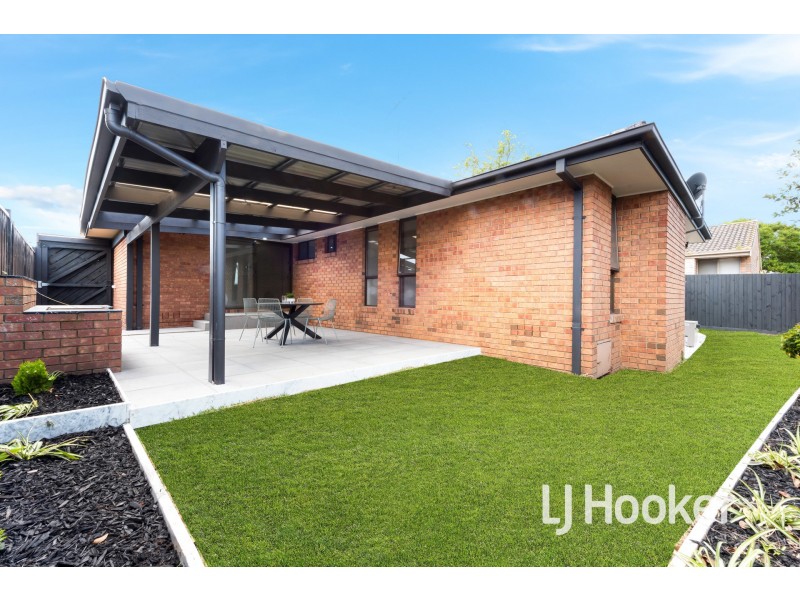 23 Escott Grove, Berwick VIC 3806