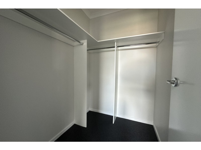 21 Arctic Street, Clyde North VIC 3978