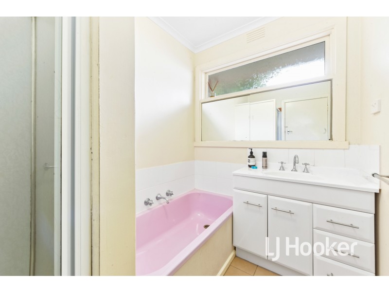 2/46 Edinborough Street, Hallam VIC 3803