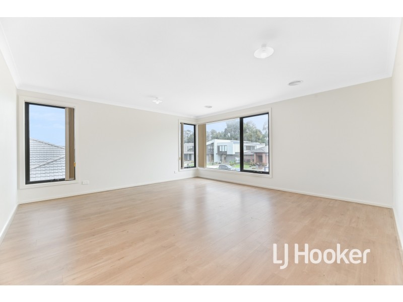 125 Fiorelli Boulevard, Cranbourne East VIC 3977