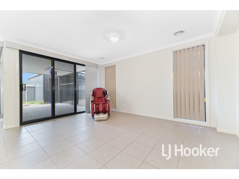 125 Fiorelli Boulevard, Cranbourne East VIC 3977