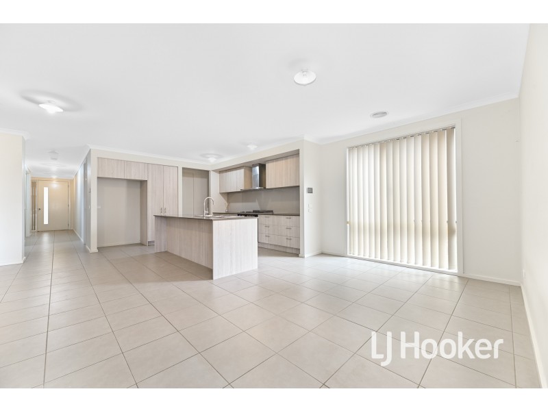 125 Fiorelli Boulevard, Cranbourne East VIC 3977