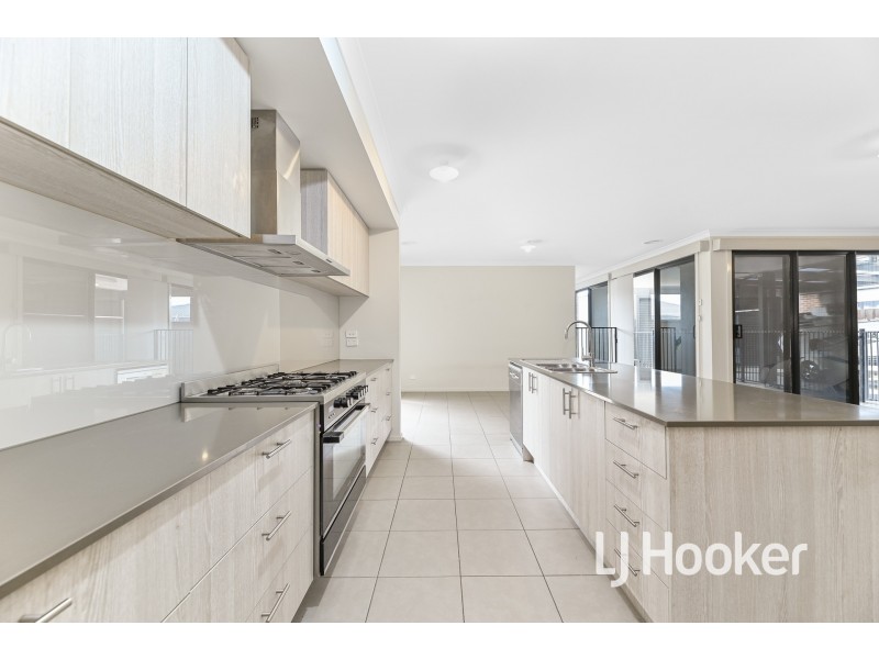 125 Fiorelli Boulevard, Cranbourne East VIC 3977