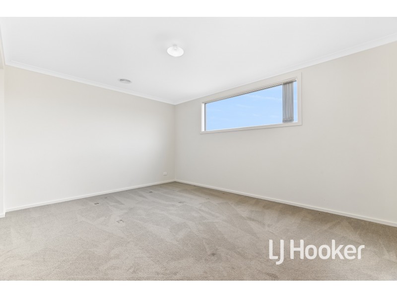 125 Fiorelli Boulevard, Cranbourne East VIC 3977