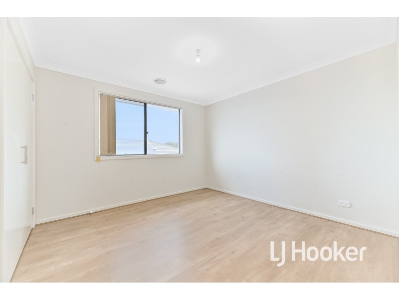 125 Fiorelli Boulevard, Cranbourne East VIC 3977