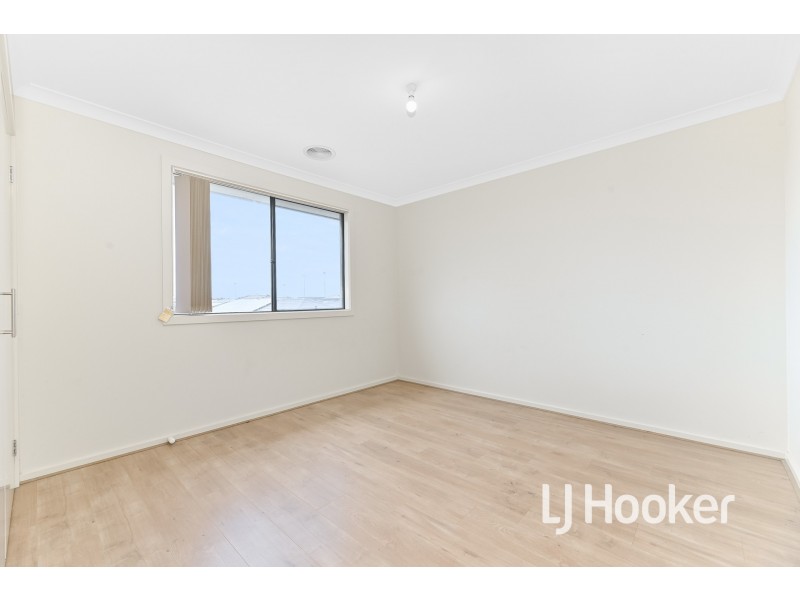 125 Fiorelli Boulevard, Cranbourne East VIC 3977