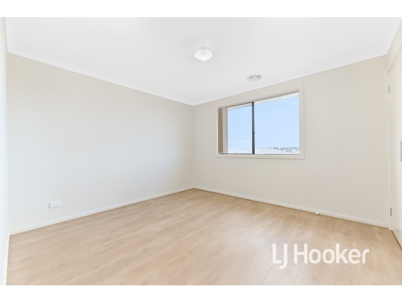 125 Fiorelli Boulevard, Cranbourne East VIC 3977