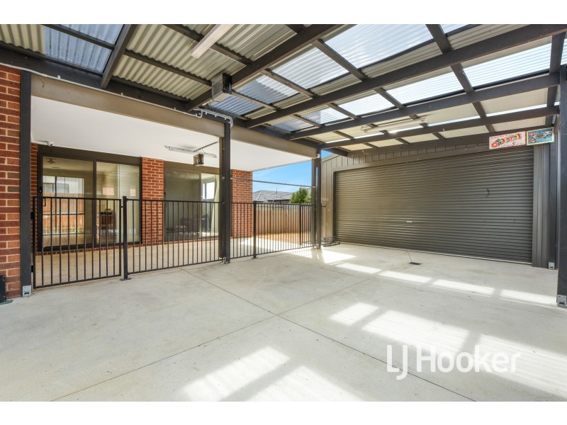 125 Fiorelli Boulevard, Cranbourne East VIC 3977