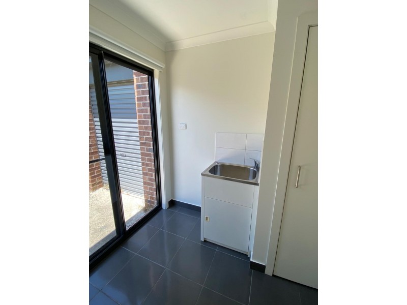 25 Langshan Road, Clyde North VIC 3978