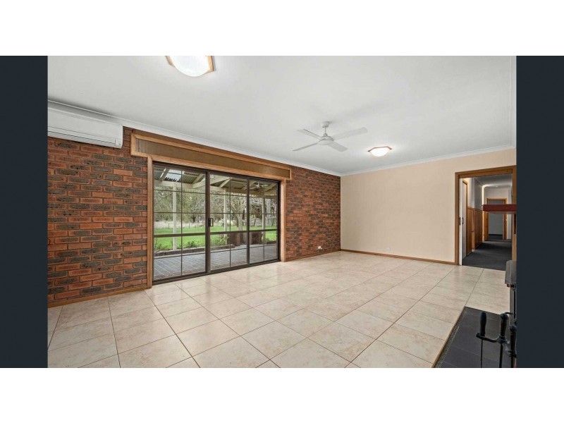34 Collison Road, Cranbourne East VIC 3977