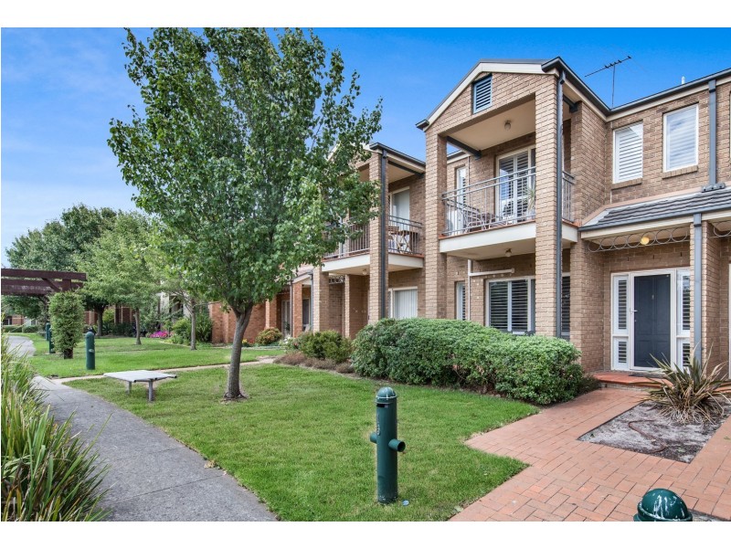 15 Gables Walk, Narre Warren South VIC 3805