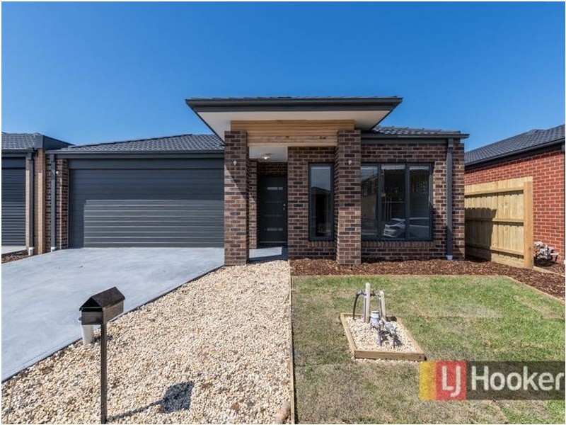 18 Chevrolet Road, Cranbourne East VIC 3977