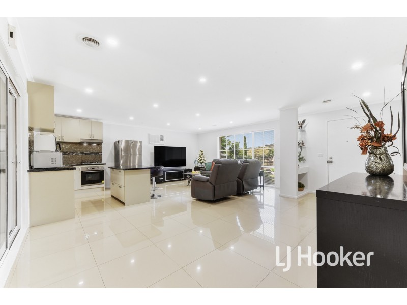 1/8 Emerald Court, Narre Warren VIC 3805