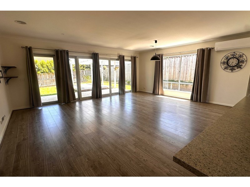 7 Cowdray Crescent, Officer VIC 3809