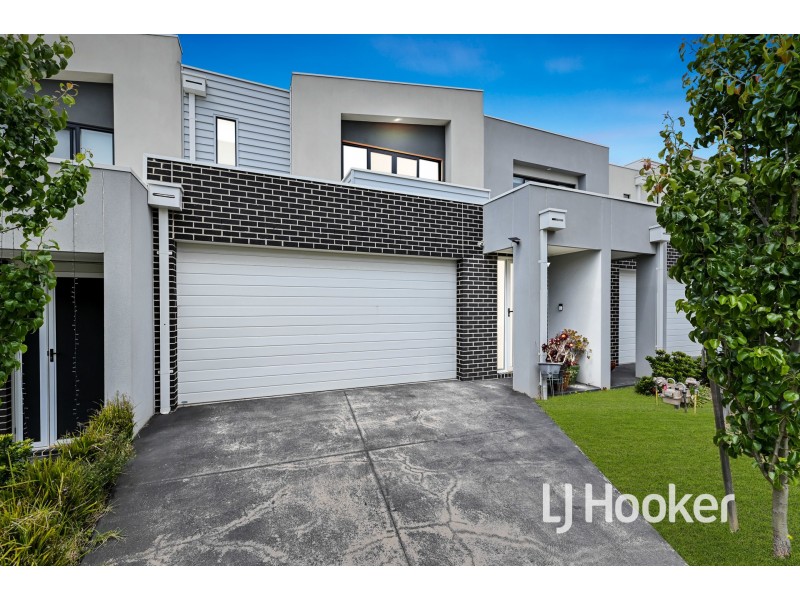 119 Willow Glen Boulevard, Cranbourne VIC 3977
