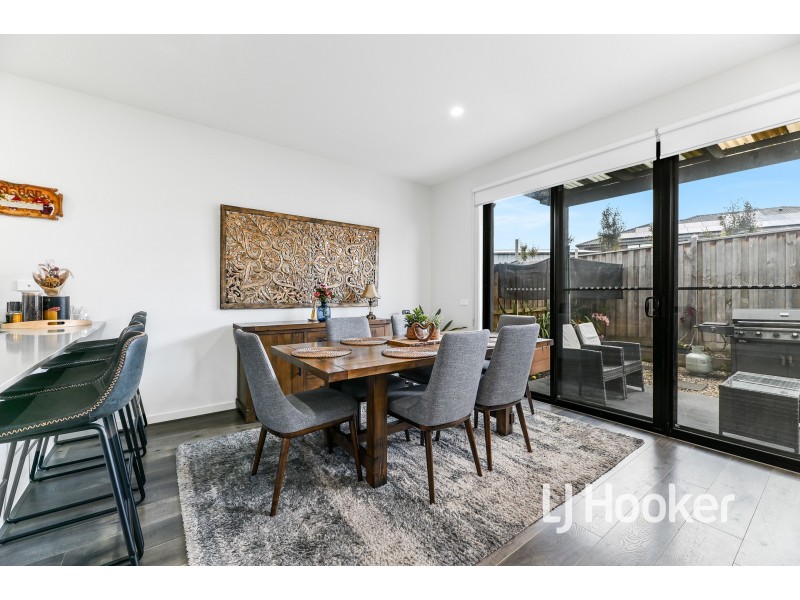 119 Willow Glen Boulevard, Cranbourne VIC 3977