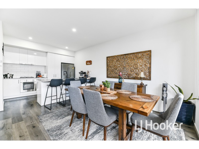 119 Willow Glen Boulevard, Cranbourne VIC 3977