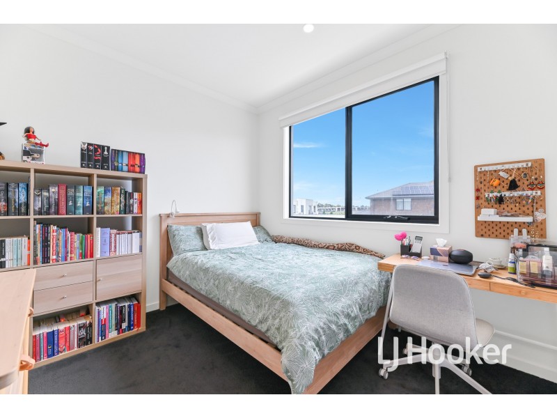 119 Willow Glen Boulevard, Cranbourne VIC 3977